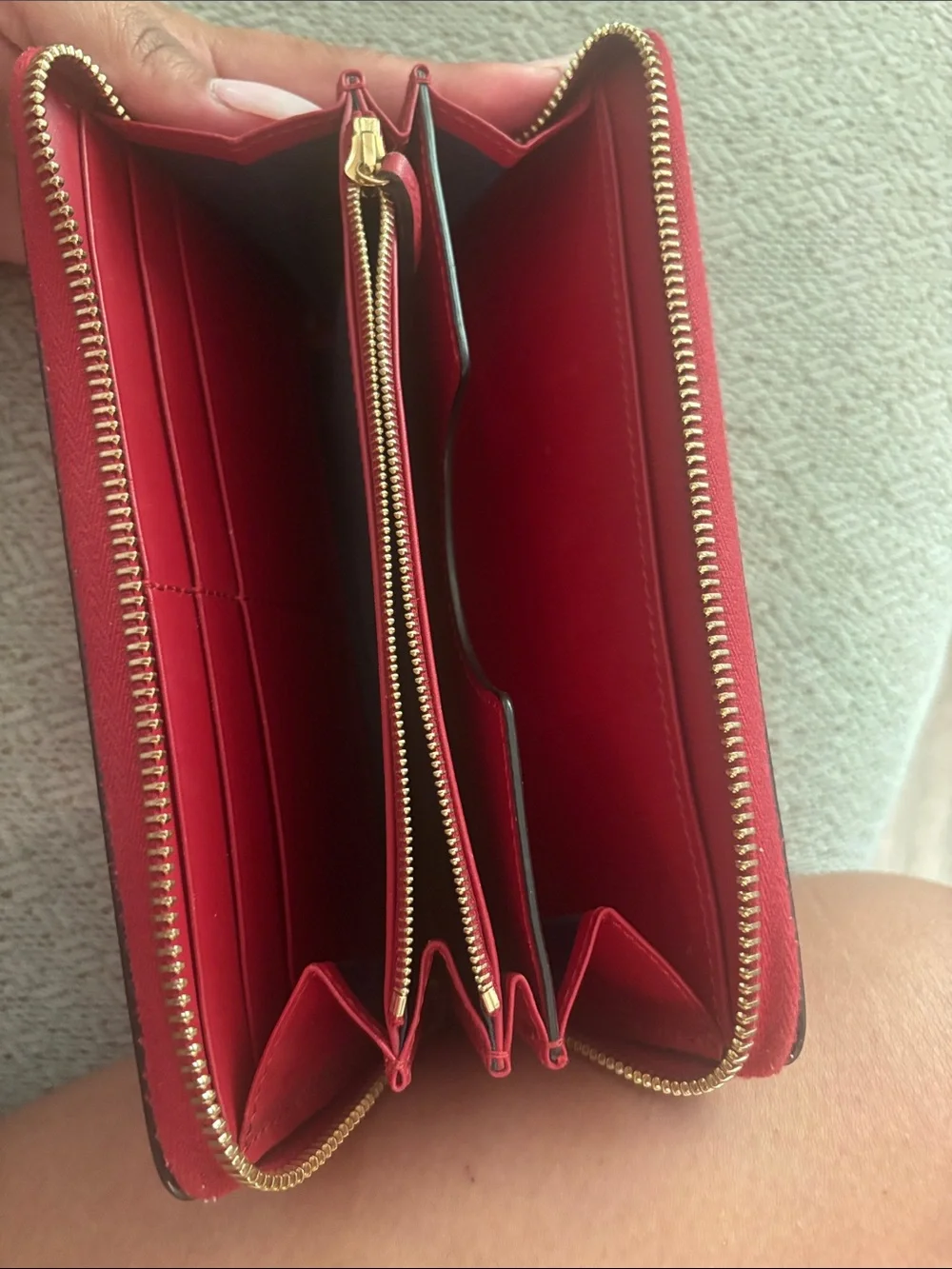 Gucci Floral GG Supreme Zip Around Wallet in Blue and Red Trim